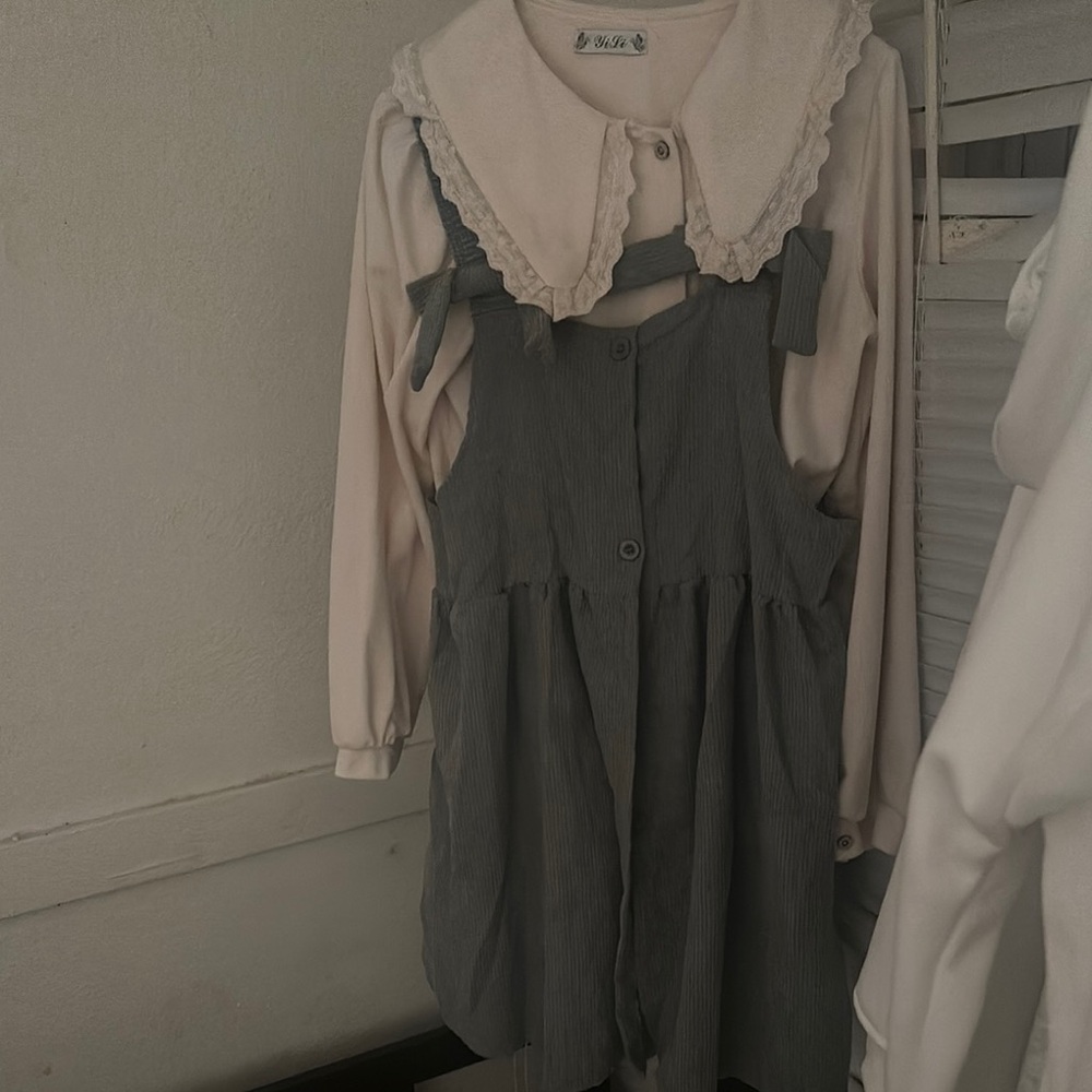 Vintage-Style Dress with Collar